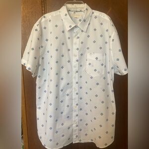 Aeropostale Shirt, White Short Sleeve with Blue Geometric Print, Men’s XL